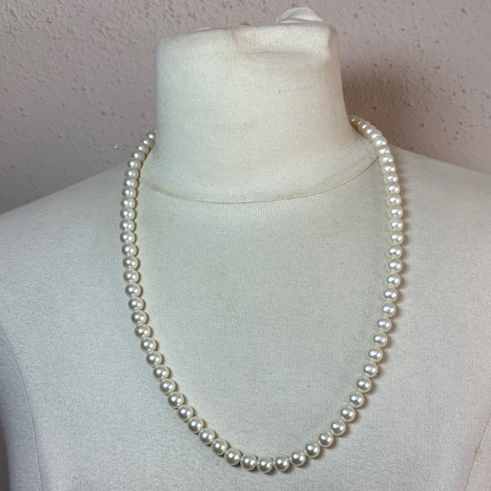 Sarah Coventry Faux Pearl Vintage 24 inch Necklace - Picture 1 of 9